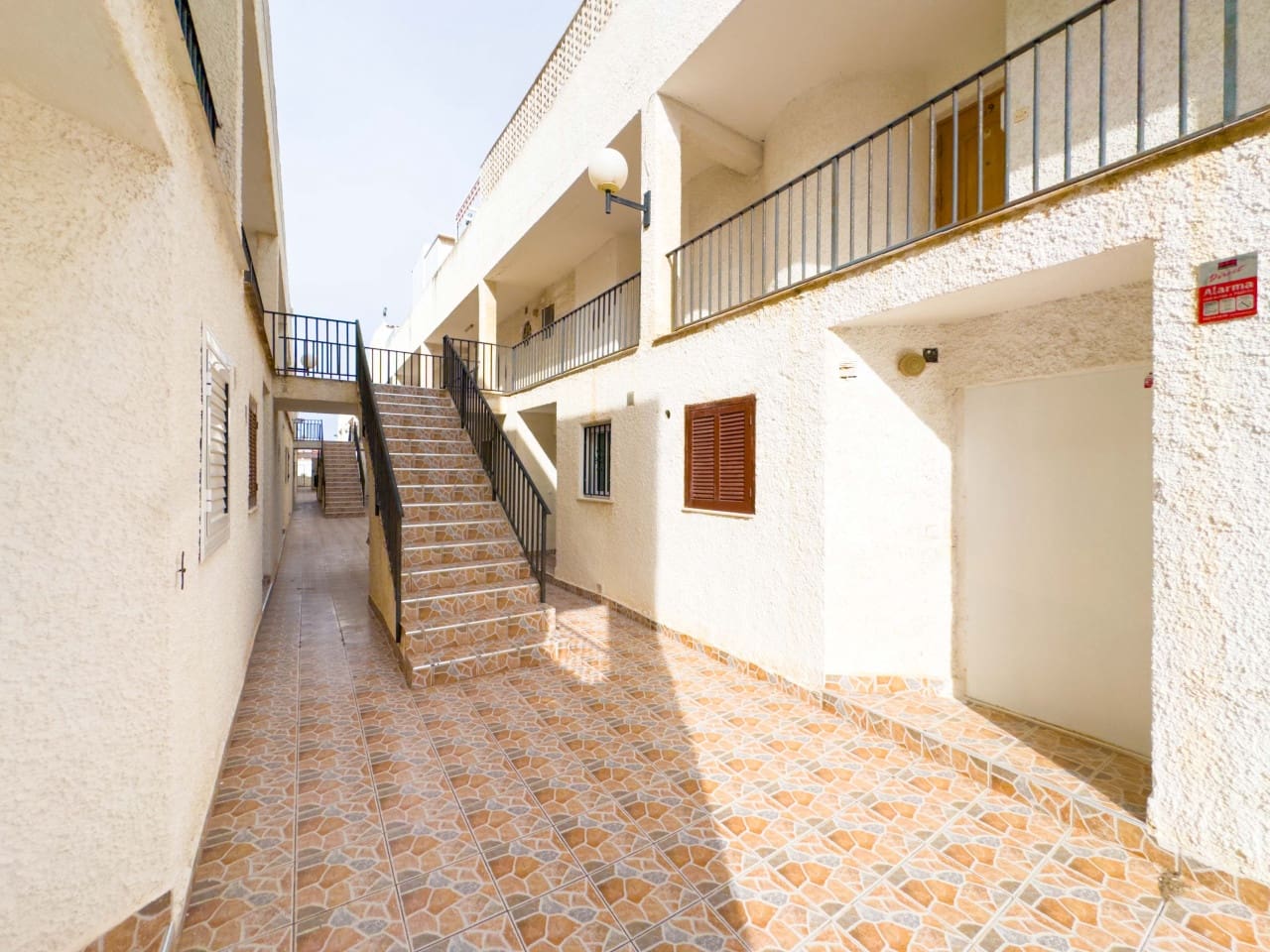 Apartamento de 1 habitación en Torrevieja en venta con piscina - 129.900 € (Ref: 9566832)