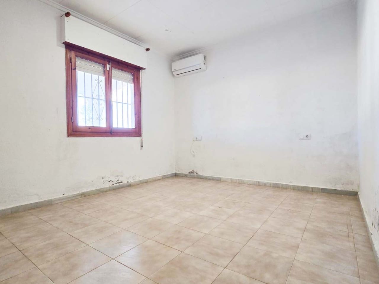 3 sovrum Villa till salu i Torrevieja med garage - 330 000 € (Ref: 9571587)