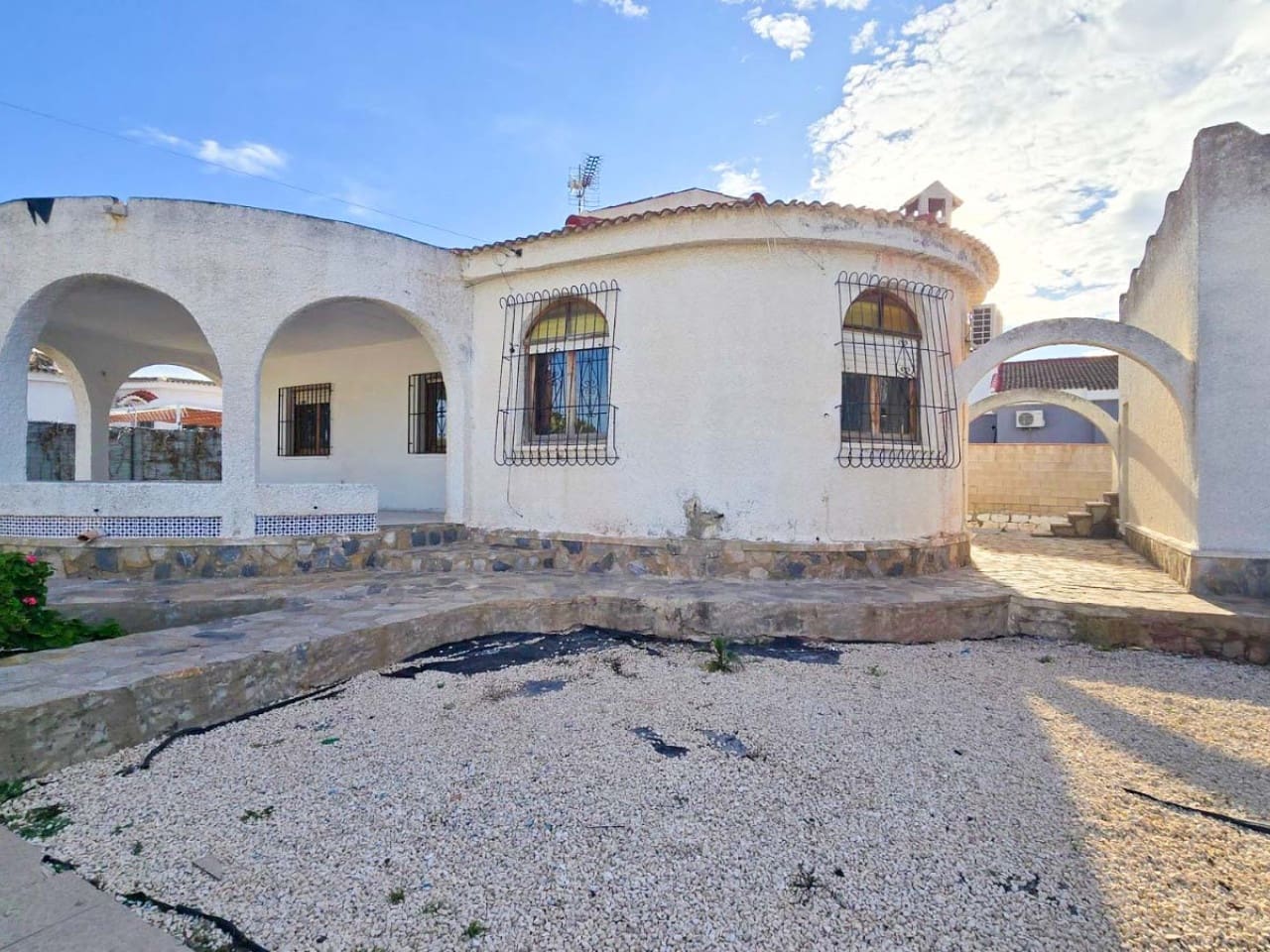 3 sovrum Villa till salu i Torrevieja med garage - 330 000 € (Ref: 9571587)