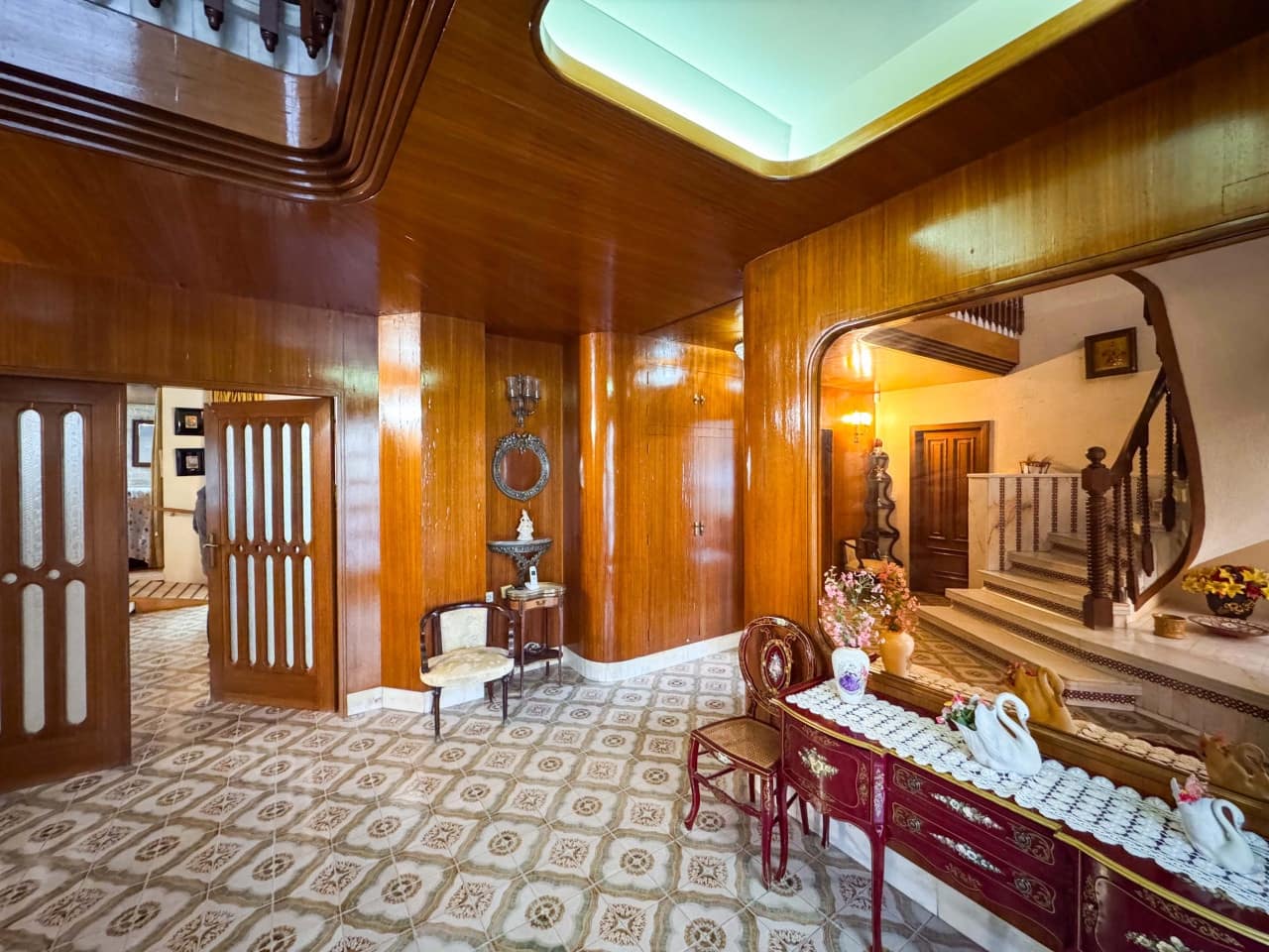 Chalet de 7 habitaciones en Elda en venta con garaje - 445.000 € (Ref: 9578173)