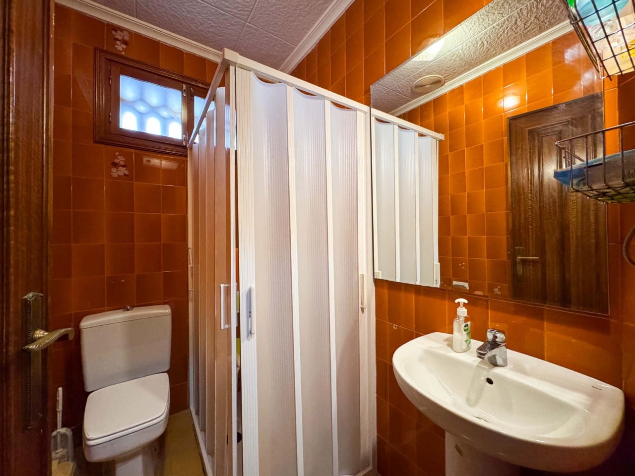 Chalet de 7 habitaciones en Elda en venta con garaje - 445.000 € (Ref: 9578173)