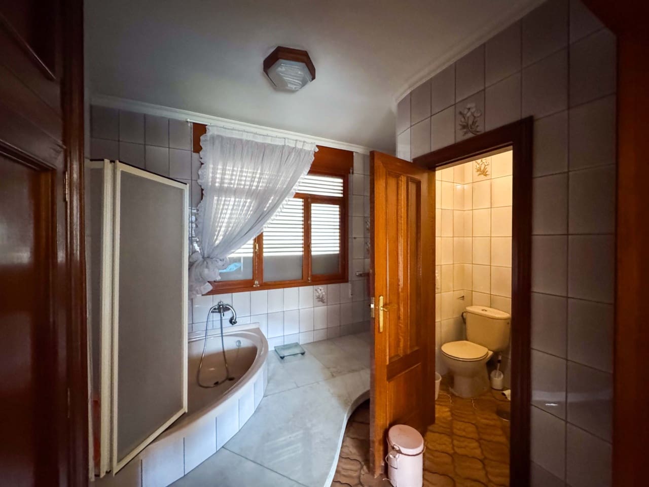 Chalet de 7 habitaciones en Elda en venta con garaje - 445.000 € (Ref: 9578173)