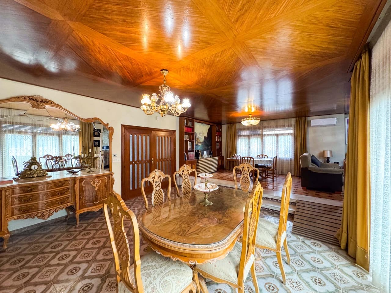 Chalet de 7 habitaciones en Elda en venta con garaje - 445.000 € (Ref: 9578173)