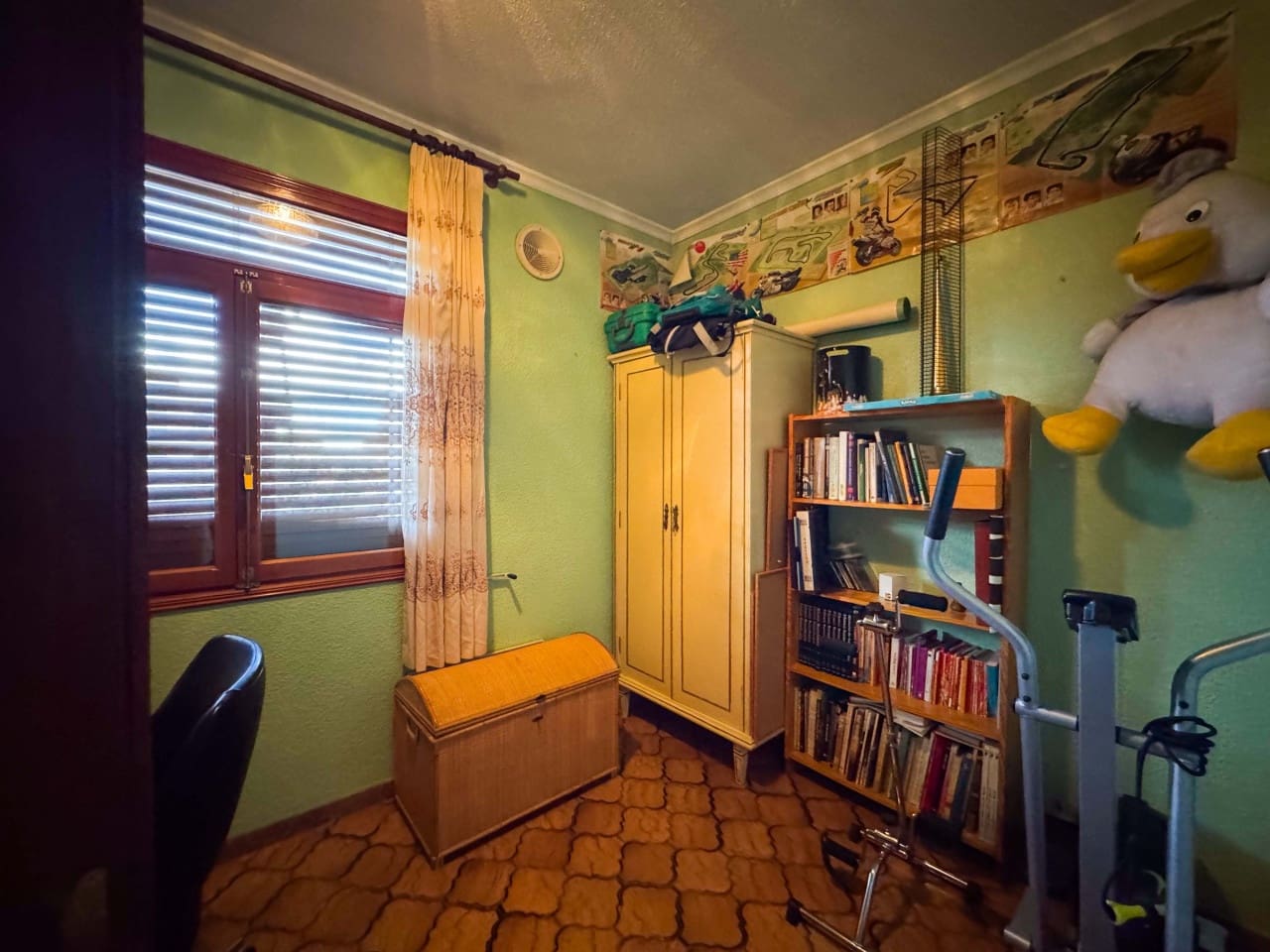 Chalet de 7 habitaciones en Elda en venta con garaje - 445.000 € (Ref: 9578173)