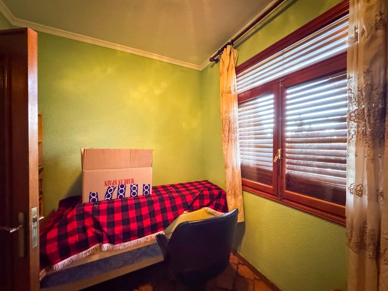 Chalet de 7 habitaciones en Elda en venta con garaje - 445.000 € (Ref: 9578173)