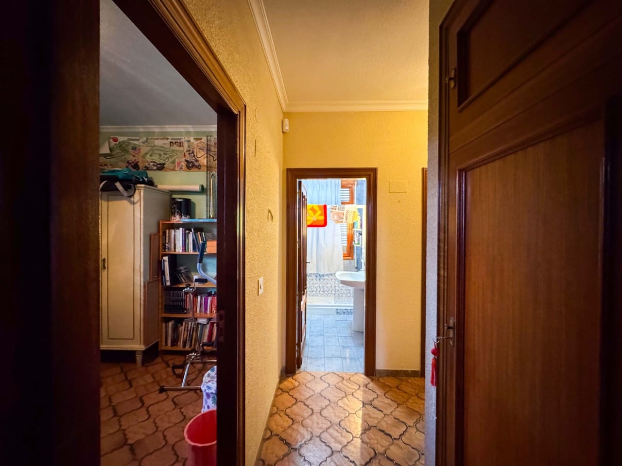 Chalet de 7 habitaciones en Elda en venta con garaje - 445.000 € (Ref: 9578173)