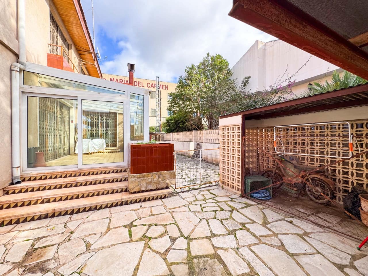 Chalet de 7 habitaciones en Elda en venta con garaje - 445.000 € (Ref: 9578173)