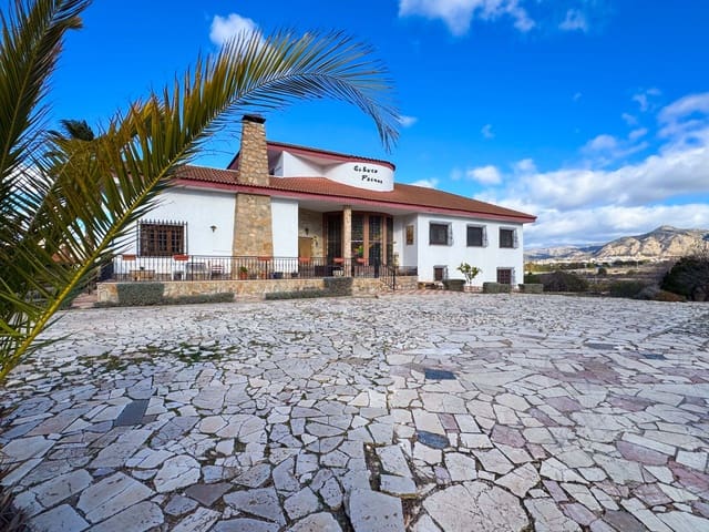 Chalet de 6 habitaciones en Elda en venta con piscina - 545.000 € (Ref: 9578174)