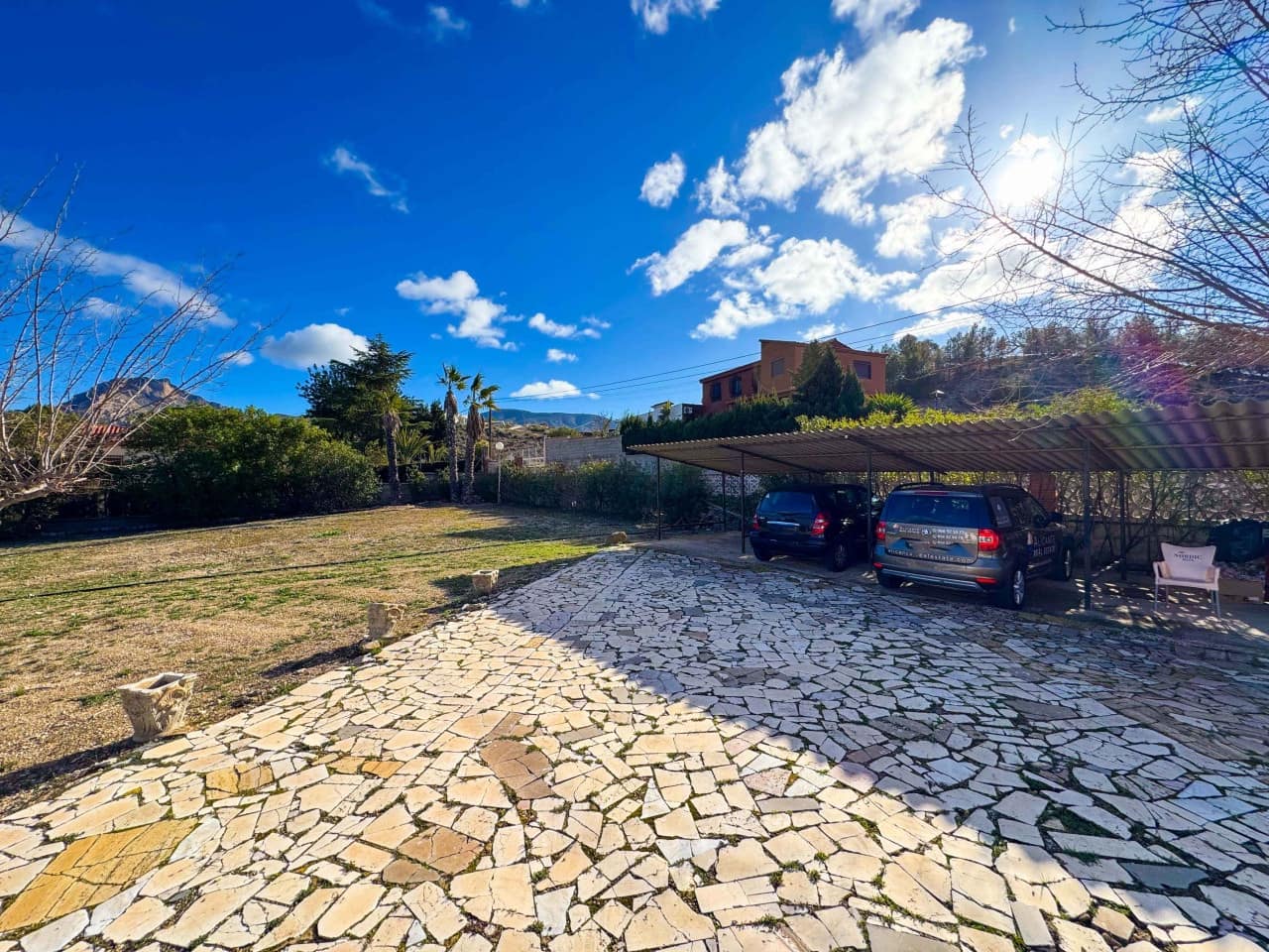 Chalet de 6 habitaciones en Elda en venta con piscina - 545.000 € (Ref: 9578174)