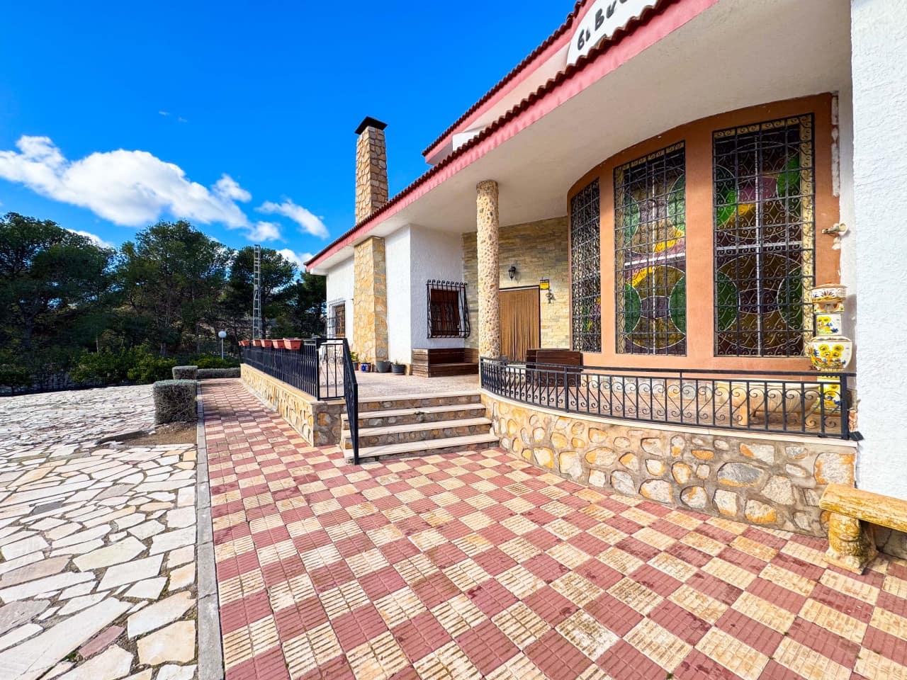 Chalet de 6 habitaciones en Elda en venta con piscina - 545.000 € (Ref: 9578174)