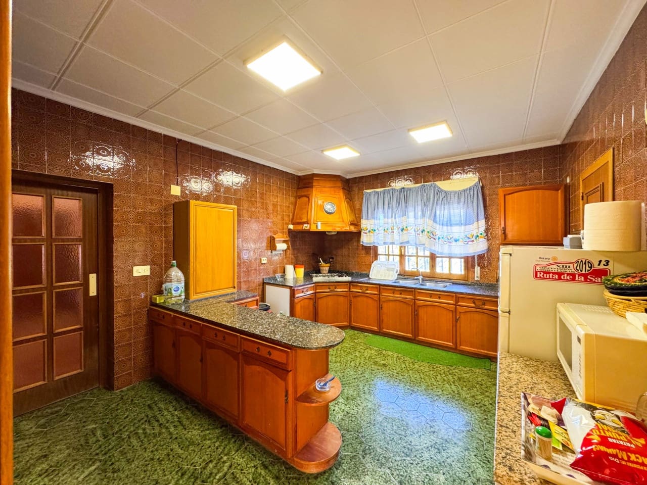 Chalet de 6 habitaciones en Elda en venta con piscina - 545.000 € (Ref: 9578174)