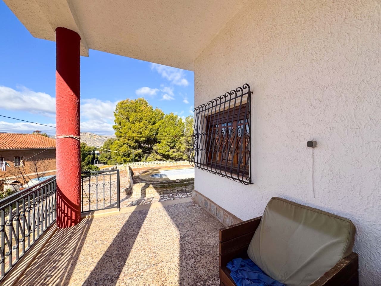 Chalet de 6 habitaciones en Elda en venta con piscina - 545.000 € (Ref: 9578174)