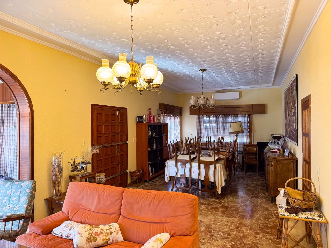 Chalet de 6 habitaciones en Elda en venta con piscina - 545.000 € (Ref: 9578174)