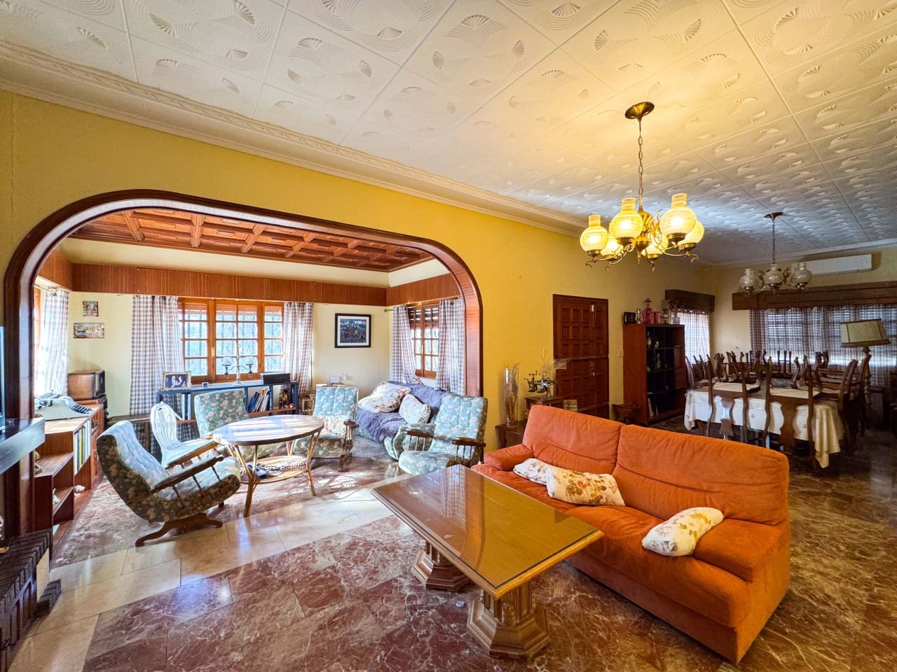 Chalet de 6 habitaciones en Elda en venta con piscina - 545.000 € (Ref: 9578174)