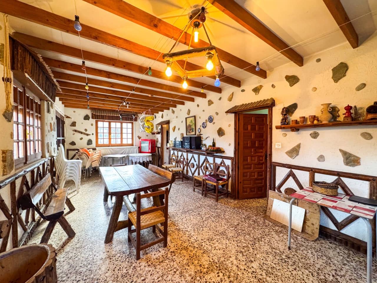 Chalet de 6 habitaciones en Elda en venta con piscina - 545.000 € (Ref: 9578174)