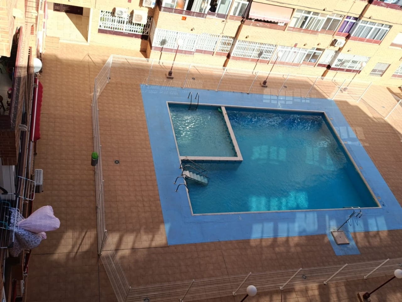 1 Zimmer Apartment zu verkaufen in Torrevieja mit Pool - 110.000 € (Ref: 9593305)
