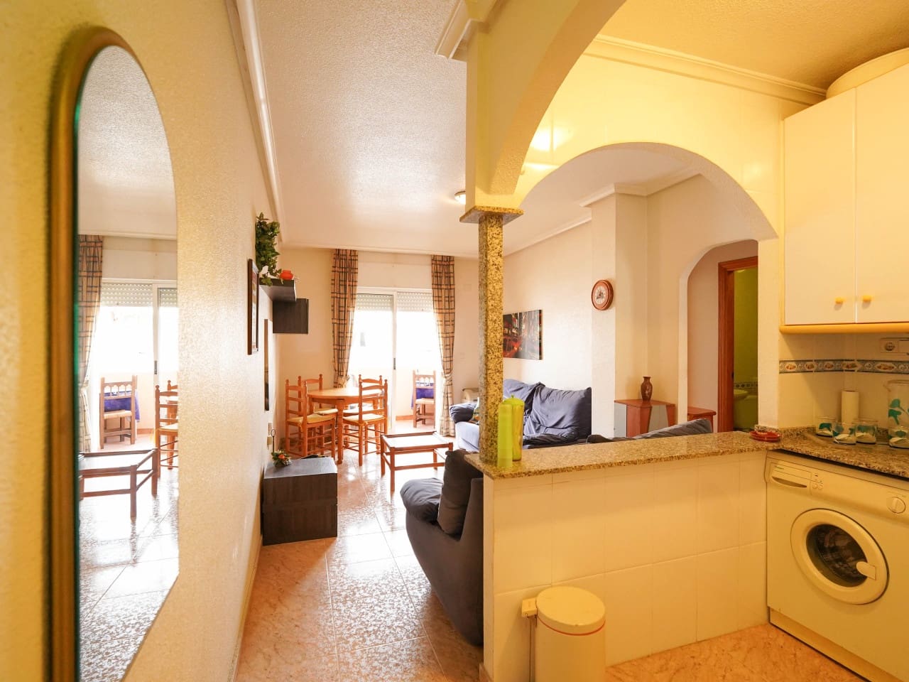 2 sovrum Lägenhet till salu i Torrevieja med pool - 129 000 € (Ref: 9603444)