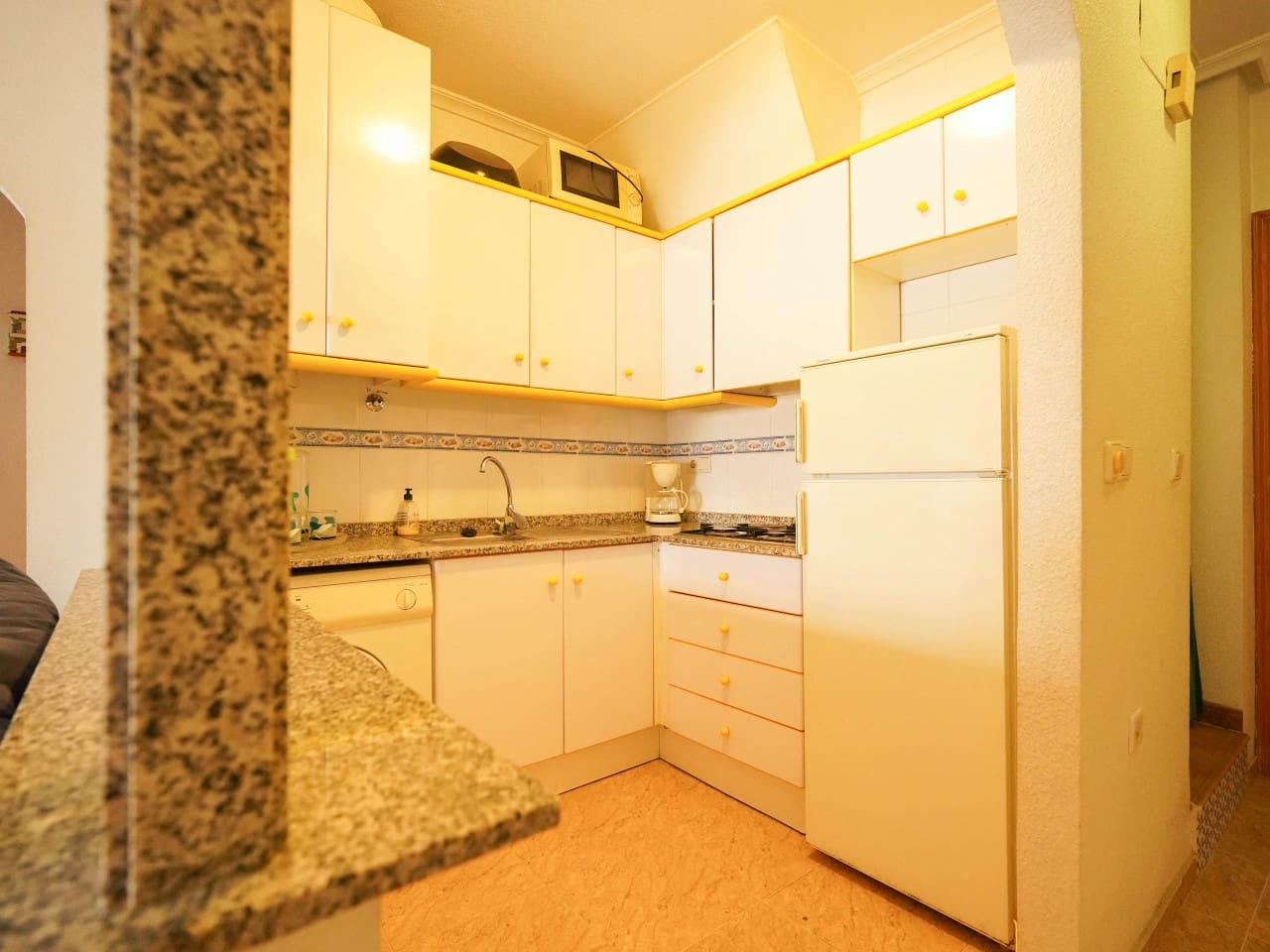 2 sovrum Lägenhet till salu i Torrevieja med pool - 129 000 € (Ref: 9603444)