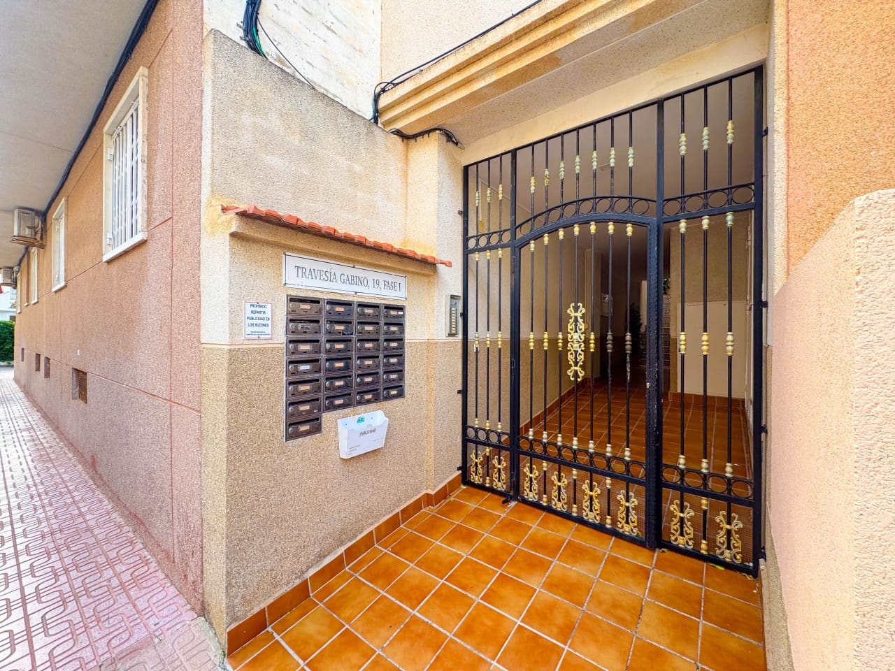 2 sovrum Lägenhet till salu i Torrevieja med pool - 129 000 € (Ref: 9603444)