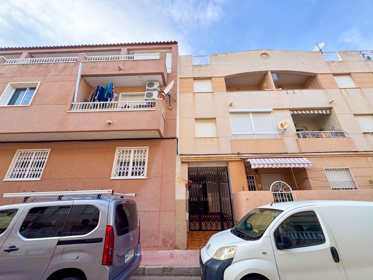 2 sovrum Lägenhet till salu i Torrevieja med pool - 129 000 € (Ref: 9603444)