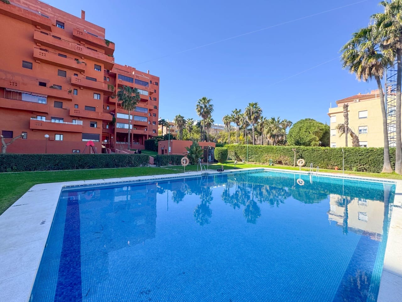 2 slaapkamer Appartement te koop in Estepona met zwembad garage - € 365.000 (Ref: 9604561)