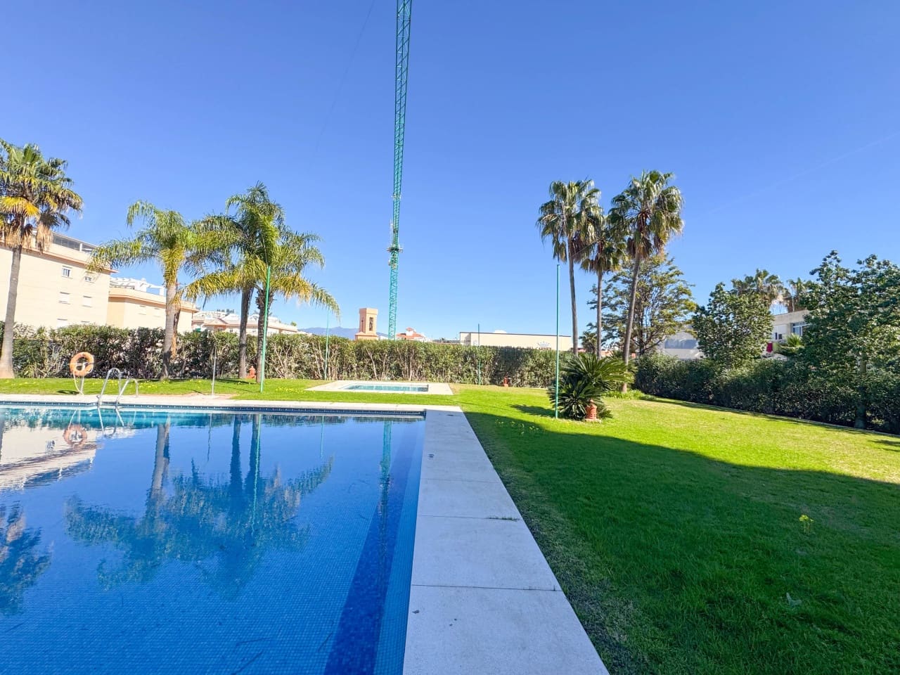 2 slaapkamer Appartement te koop in Estepona met zwembad garage - € 365.000 (Ref: 9604561)