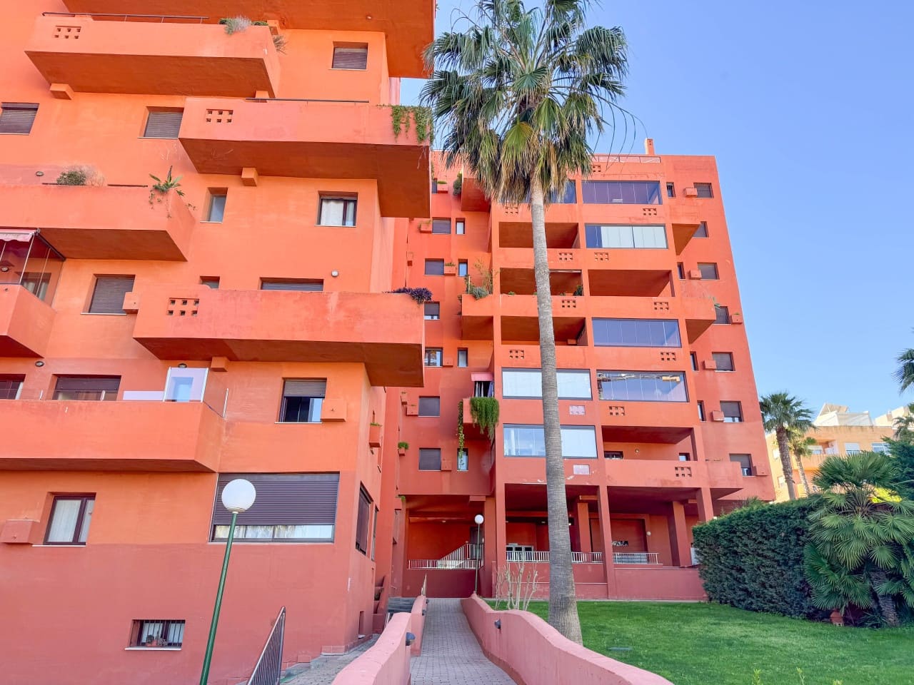 2 slaapkamer Appartement te koop in Estepona met zwembad garage - € 365.000 (Ref: 9604561)
