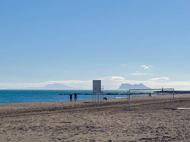 2 slaapkamer Appartement te koop in Puerto de Estepona, Estepona met zwembad garage - € 365.000 (Ref: 9604561)