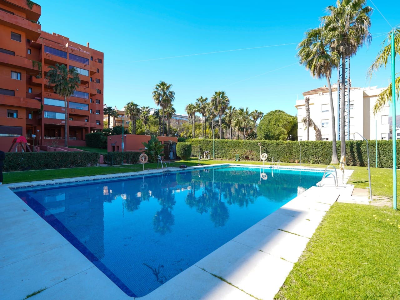 2 slaapkamer Appartement te koop in Estepona met zwembad garage - € 365.000 (Ref: 9604561)