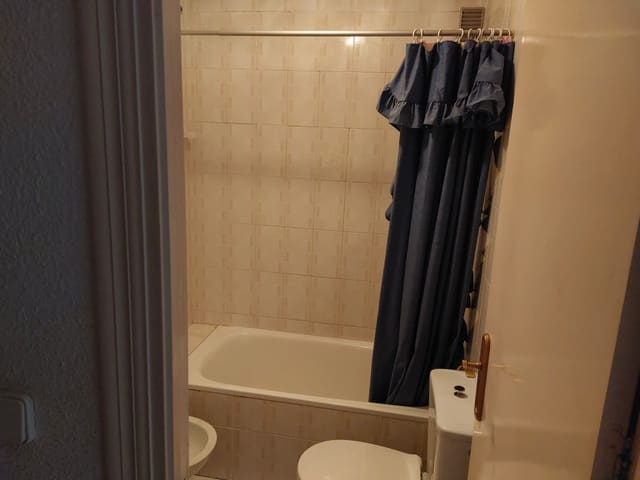 Apartment zu verkaufen in Puerto Deportivo, Torrevieja - 69.000 € (Ref: 9614533)