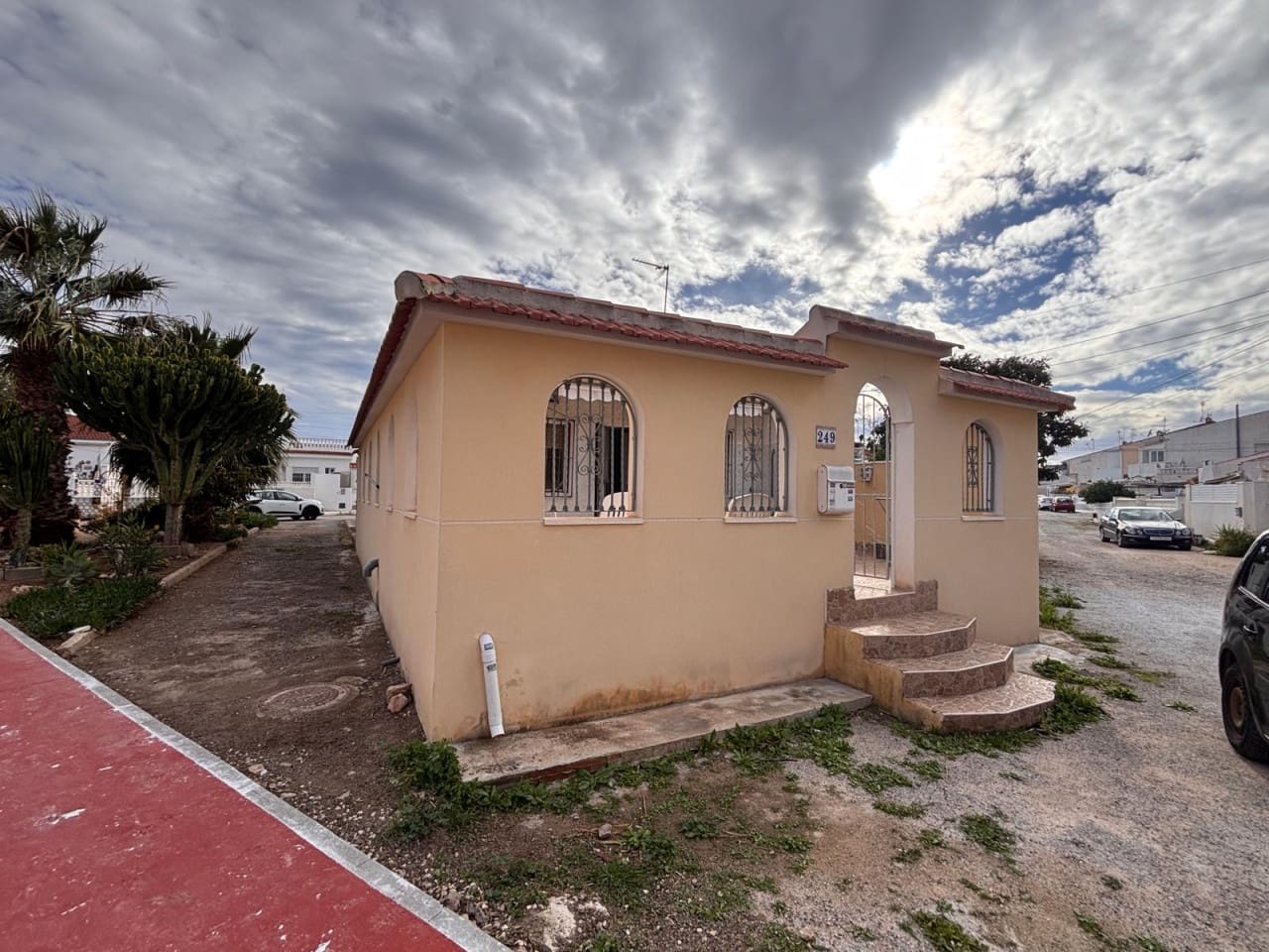 2 bedroom Villa for sale in Torrevieja - € 112,000 (Ref: 9614534)