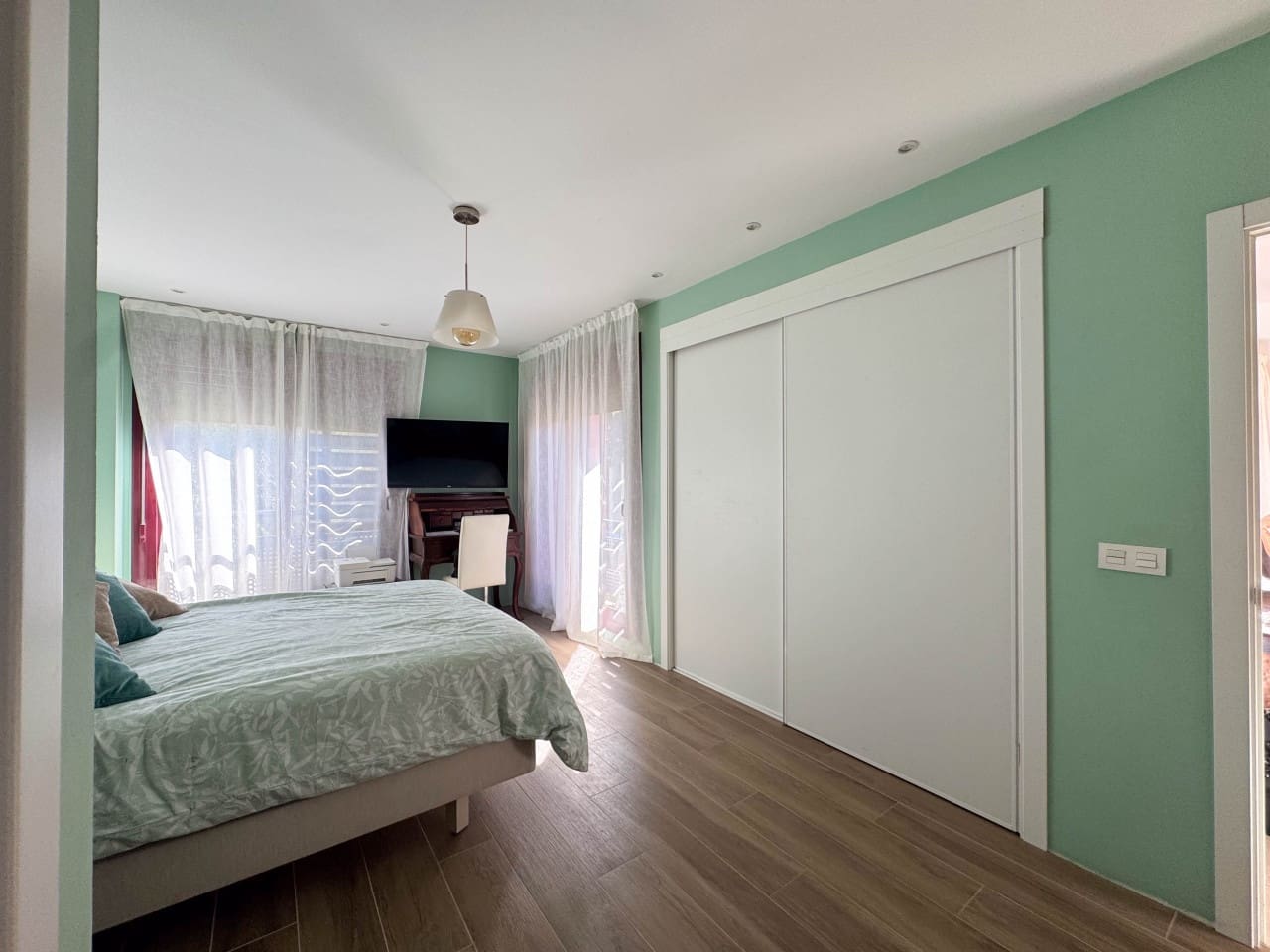 5 slaapkamer Villa te koop in Benahavis met zwembad garage - € 635.000 (Ref: 9625147)