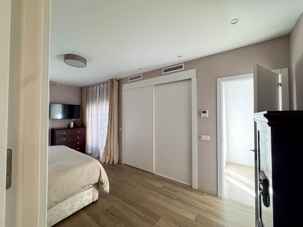 5 slaapkamer Villa te koop in Benahavis met zwembad garage - € 635.000 (Ref: 9625147)