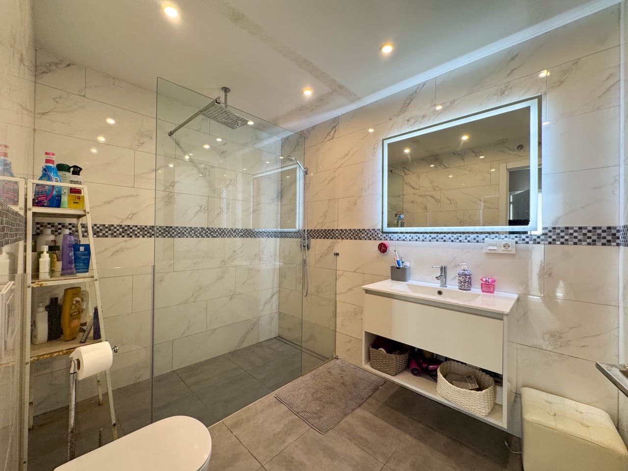 5 slaapkamer Villa te koop in Benahavis met zwembad garage - € 635.000 (Ref: 9625147)