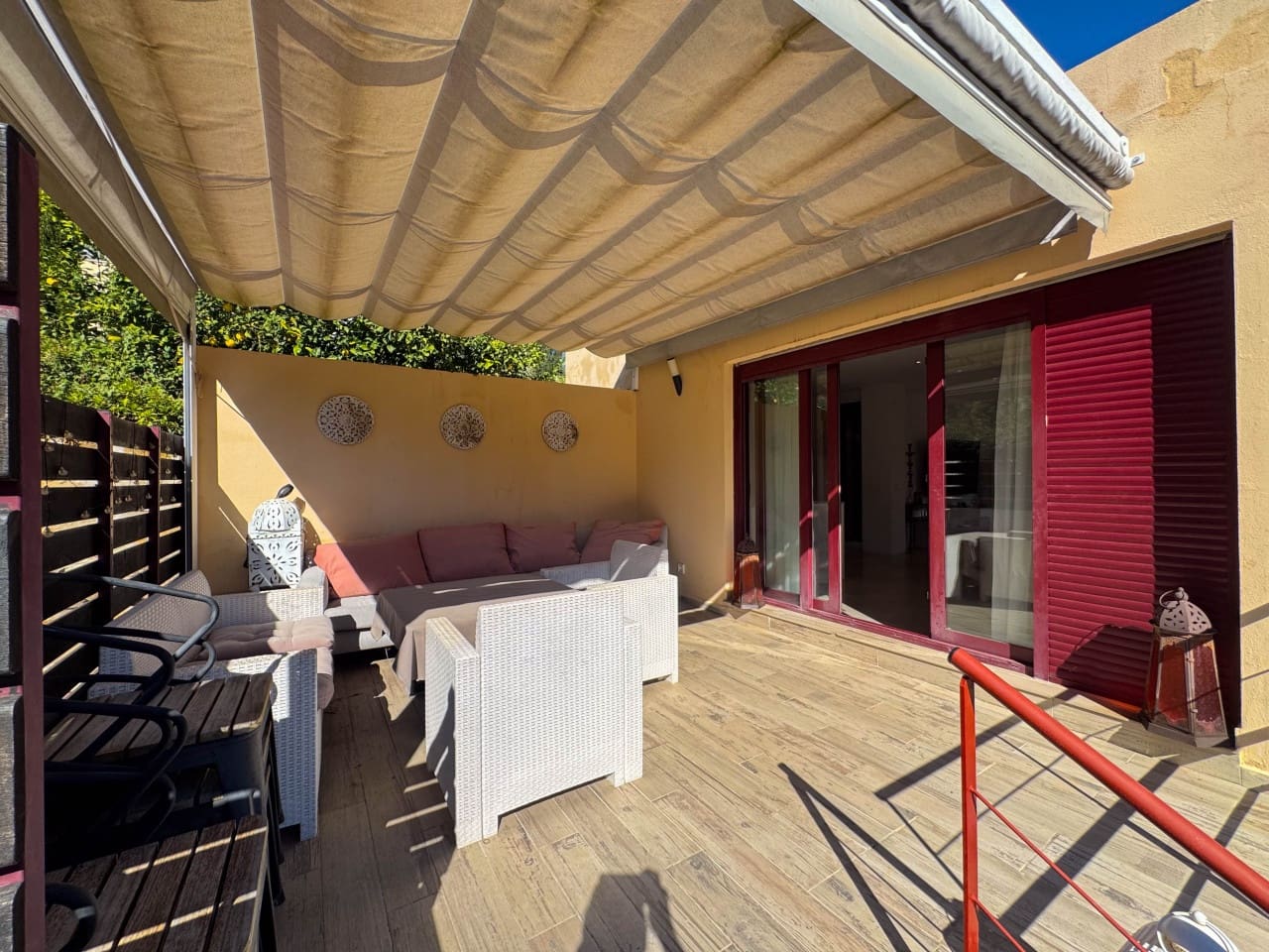 5 slaapkamer Villa te koop in Benahavis met zwembad garage - € 635.000 (Ref: 9625147)