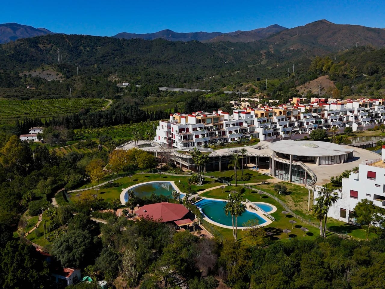 5 slaapkamer Villa te koop in Benahavis met zwembad garage - € 635.000 (Ref: 9625147)