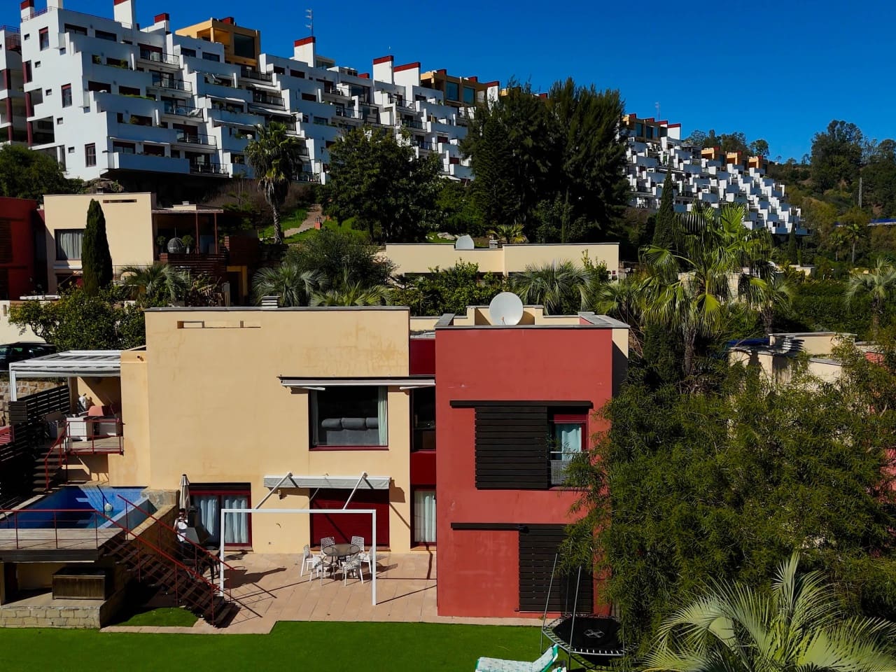 5 slaapkamer Villa te koop in Benahavis met zwembad garage - € 635.000 (Ref: 9625147)