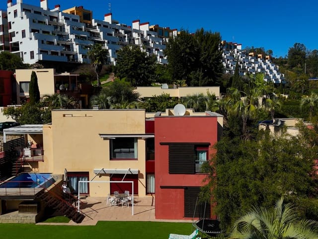 5 soverom Villa til salgs i Los Flamingos, Benahavís med svømmebasseng garasje - € 625 000 (Ref: 9625147)