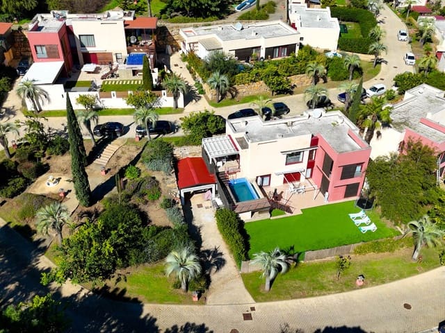 5 soverom Villa til salgs i Los Flamingos, Benahavís med svømmebasseng garasje - € 625 000 (Ref: 9625147)