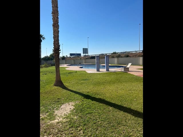 2 makuuhuone Huoneisto myytävänä paikassa Parque de las Naciones, Torrevieja mukana uima-altaan - 125 000 € (Ref: 9626990)