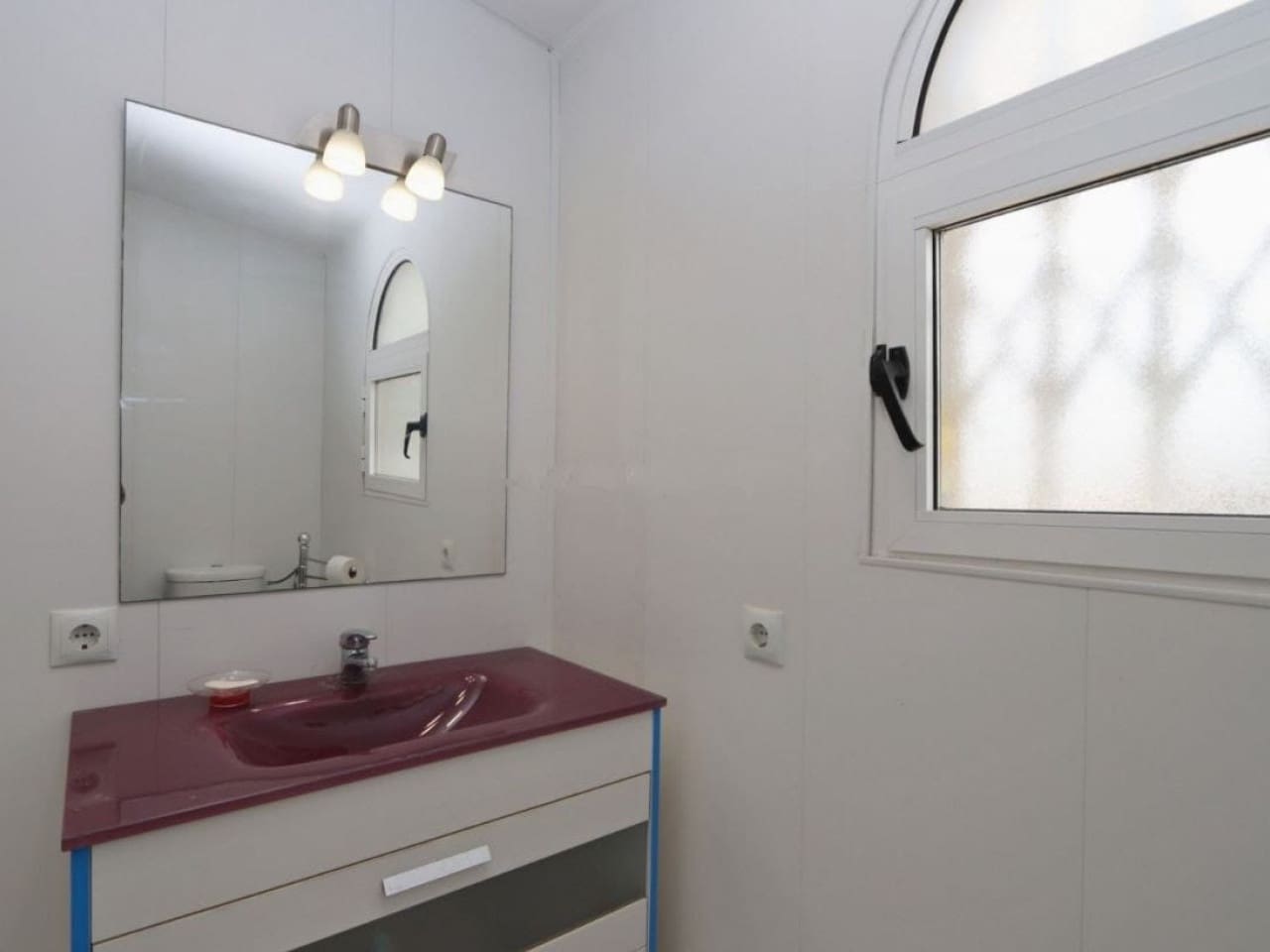 4 makuuhuone Huvila myytävänä paikassa Playa Flamenca mukana uima-altaan 
autotalli - 580 000 € (Ref: 9638904)