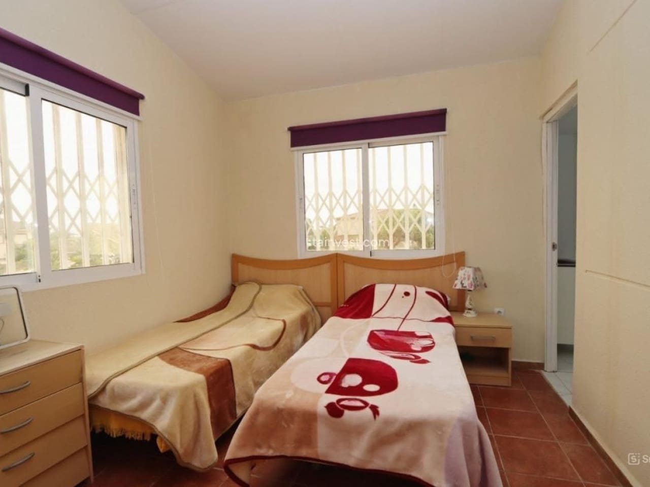 4 makuuhuone Huvila myytävänä paikassa Playa Flamenca mukana uima-altaan 
autotalli - 580 000 € (Ref: 9638904)