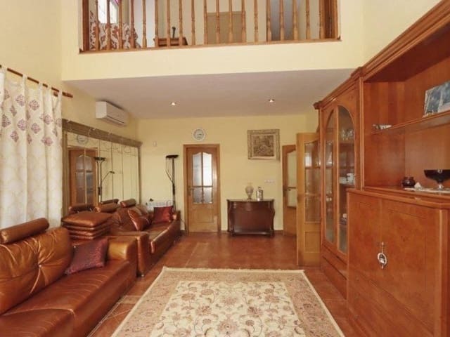 4 quarto Moradia para venda em Playa Flamenca, Orihuela com piscina garagem - 580 000 € (Ref: 9638904)