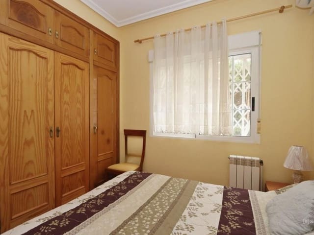 4 quarto Moradia para venda em Playa Flamenca, Orihuela com piscina garagem - 580 000 € (Ref: 9638904)