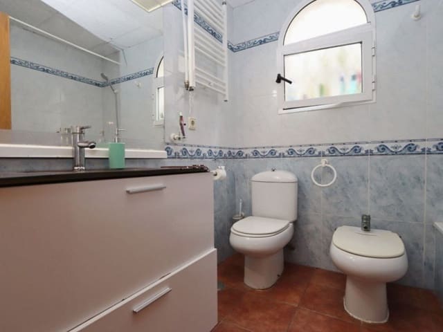 4 quarto Moradia para venda em Playa Flamenca, Orihuela com piscina garagem - 580 000 € (Ref: 9638904)