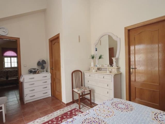 4 quarto Moradia para venda em Playa Flamenca, Orihuela com piscina garagem - 580 000 € (Ref: 9638904)