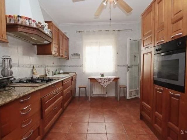 4 quarto Moradia para venda em Playa Flamenca, Orihuela com piscina garagem - 580 000 € (Ref: 9638904)