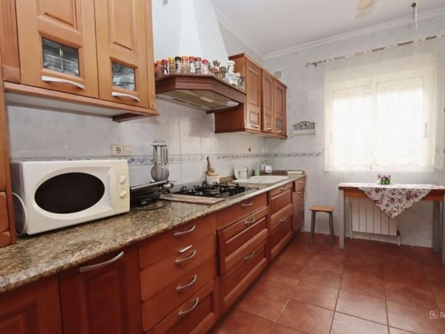 4 quarto Moradia para venda em Playa Flamenca, Orihuela com piscina garagem - 580 000 € (Ref: 9638904)