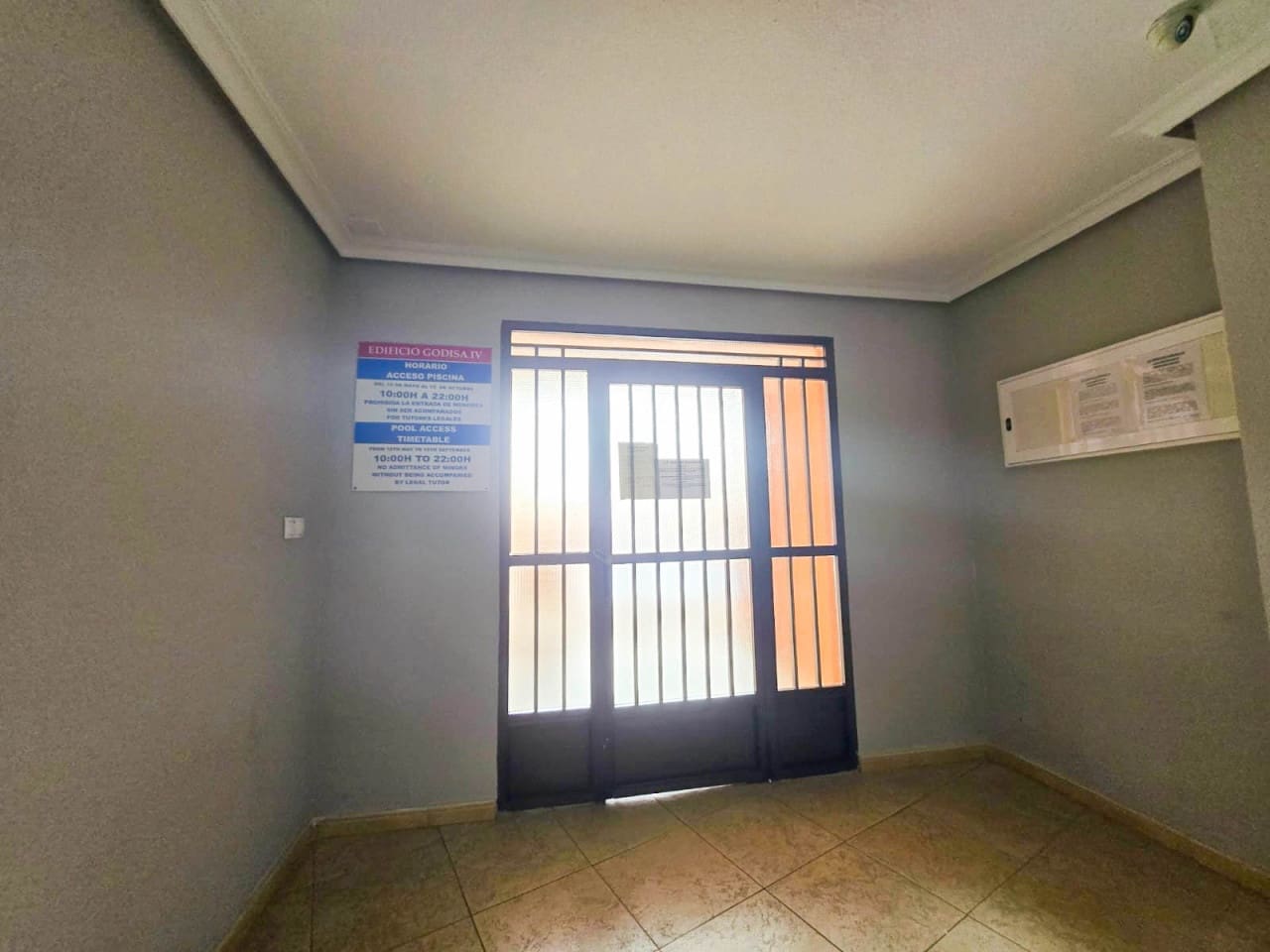 Apartment zu verkaufen in Torrevieja mit Pool - 99.500 € (Ref: 9650823)