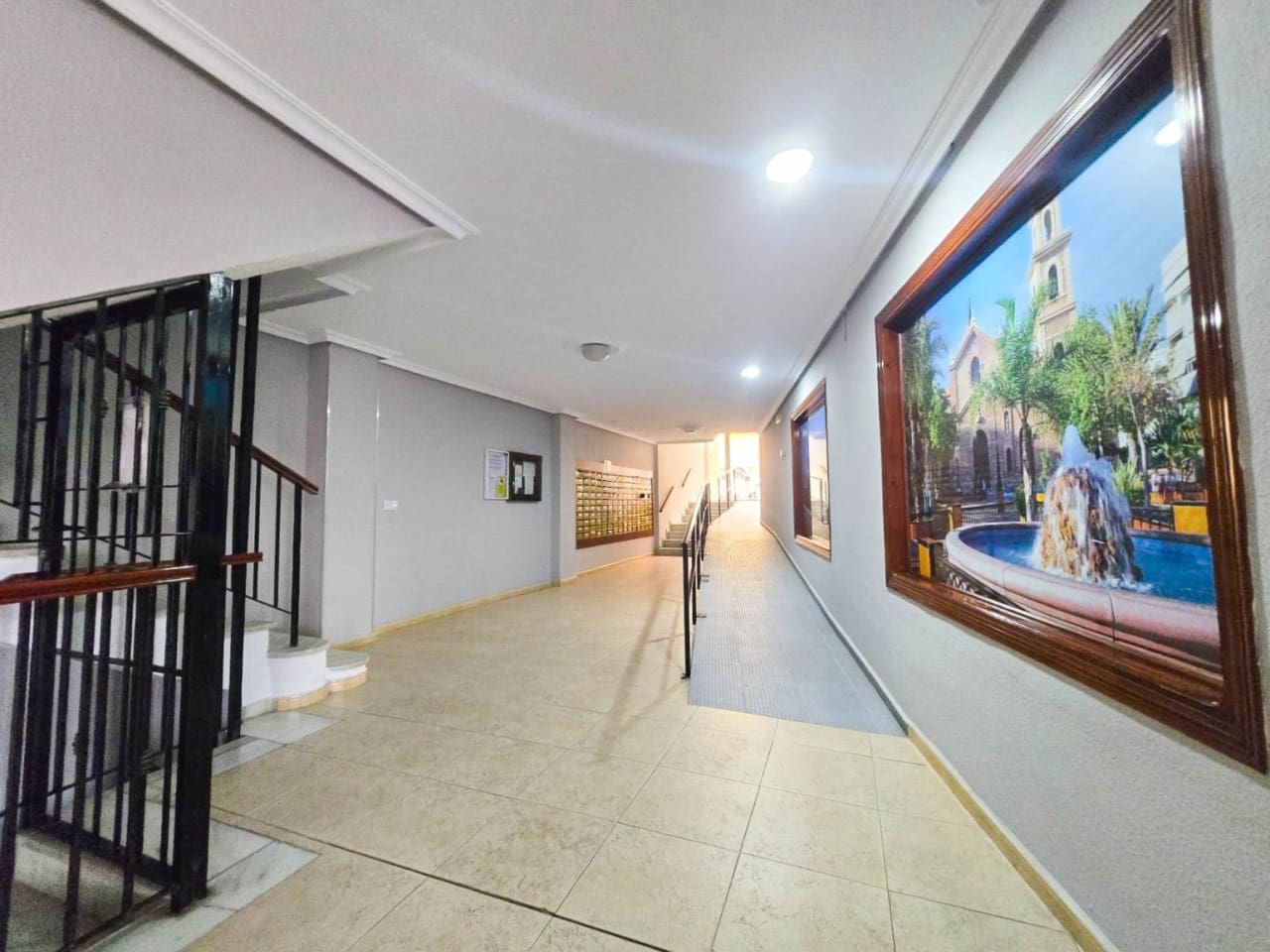 Apartment zu verkaufen in Torrevieja mit Pool - 99.500 € (Ref: 9650823)